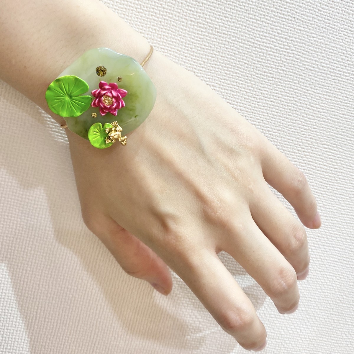 蓮の花とカエル ブレスレット Bijoux Kique