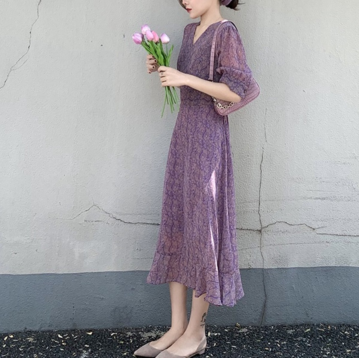 人気トレンド ワンピース 秋の新型vネックストラップラッパ袖プリントスカートシフォン 正規激安 Uristy Ua