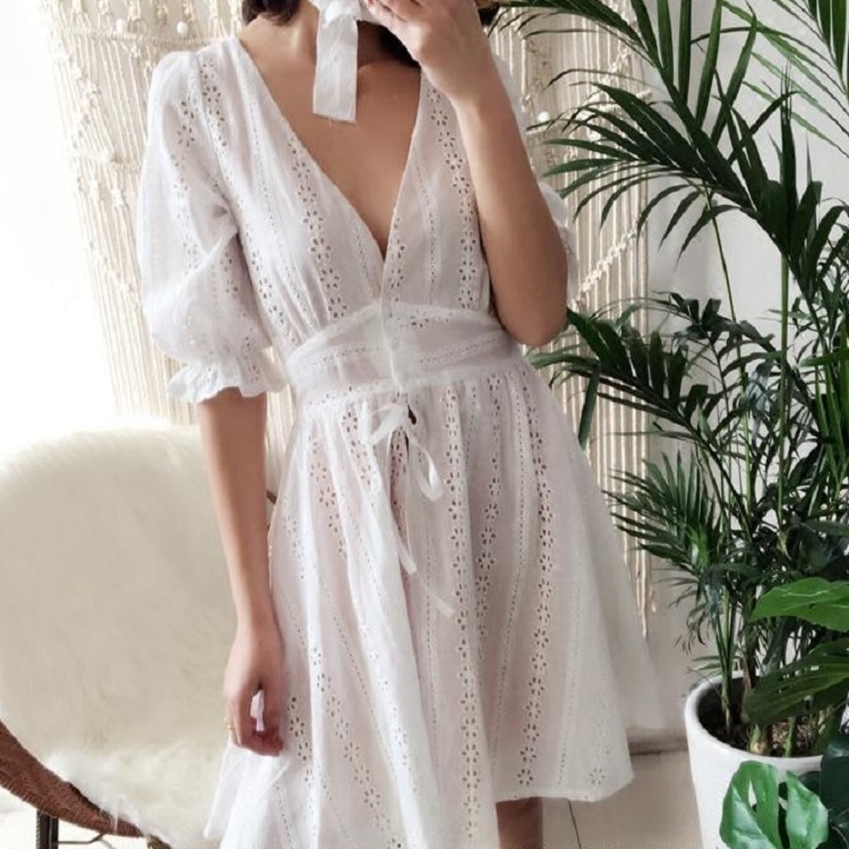 夏ワンピース 夏ワンピ ワンピース ワンピ レディース 女性用 白 白ワンピース 白ワンピ Vネック 七分袖 パンチング ハイウエスト リボン 花柄 ミニ丈 ショート 裏地付 デート リゾート 旅行 お出かけ 普段着 デイリー シンプル 無地 夏 人気 トレンド おすすめ お洒落