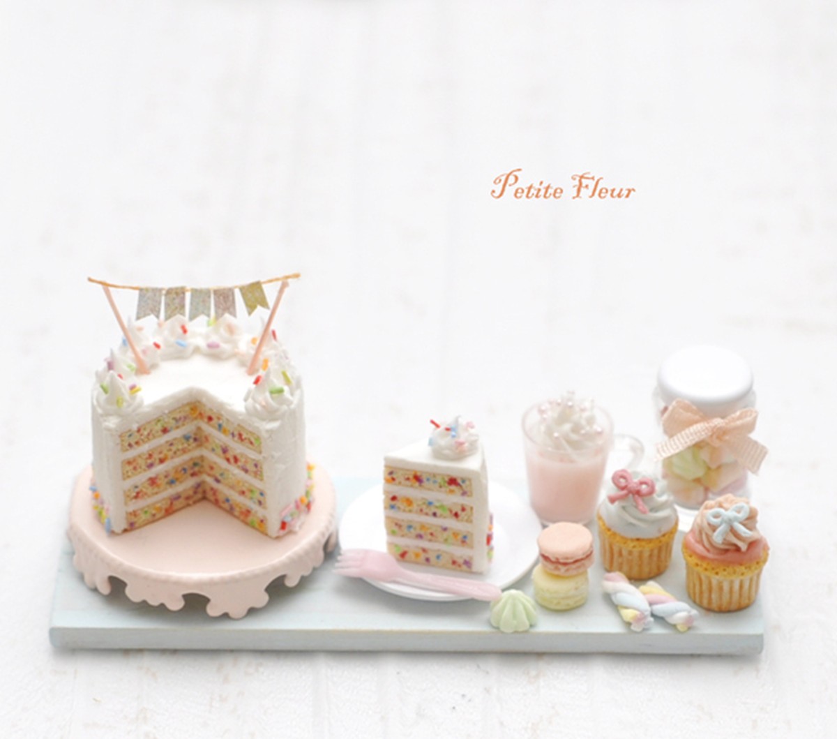 パステルカラーのスイーツ Petite Fleur