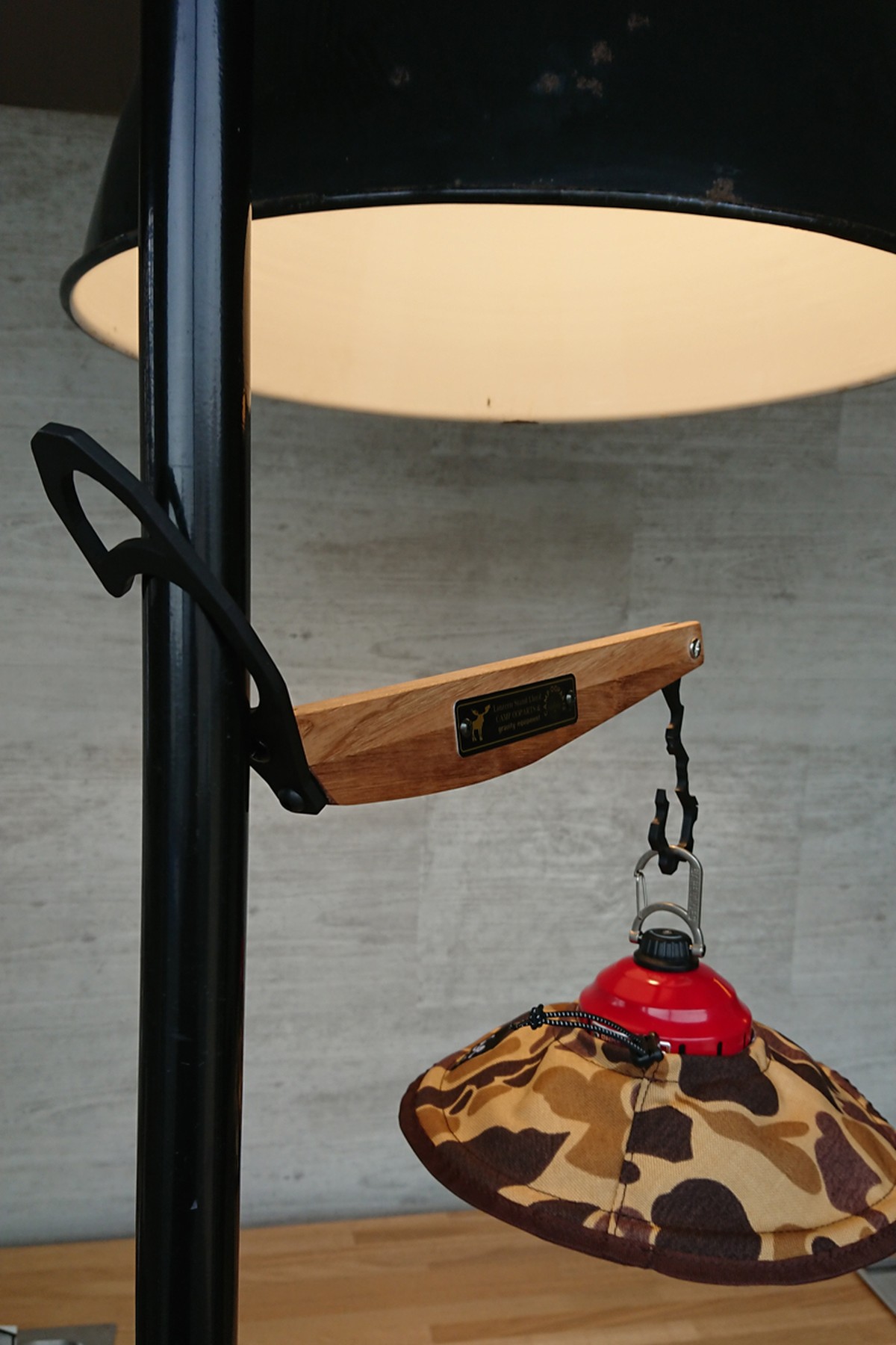 camping lantern hanger