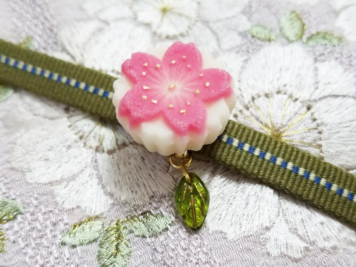 帯留め 落雁桜 葉っぱ付 和兎庵