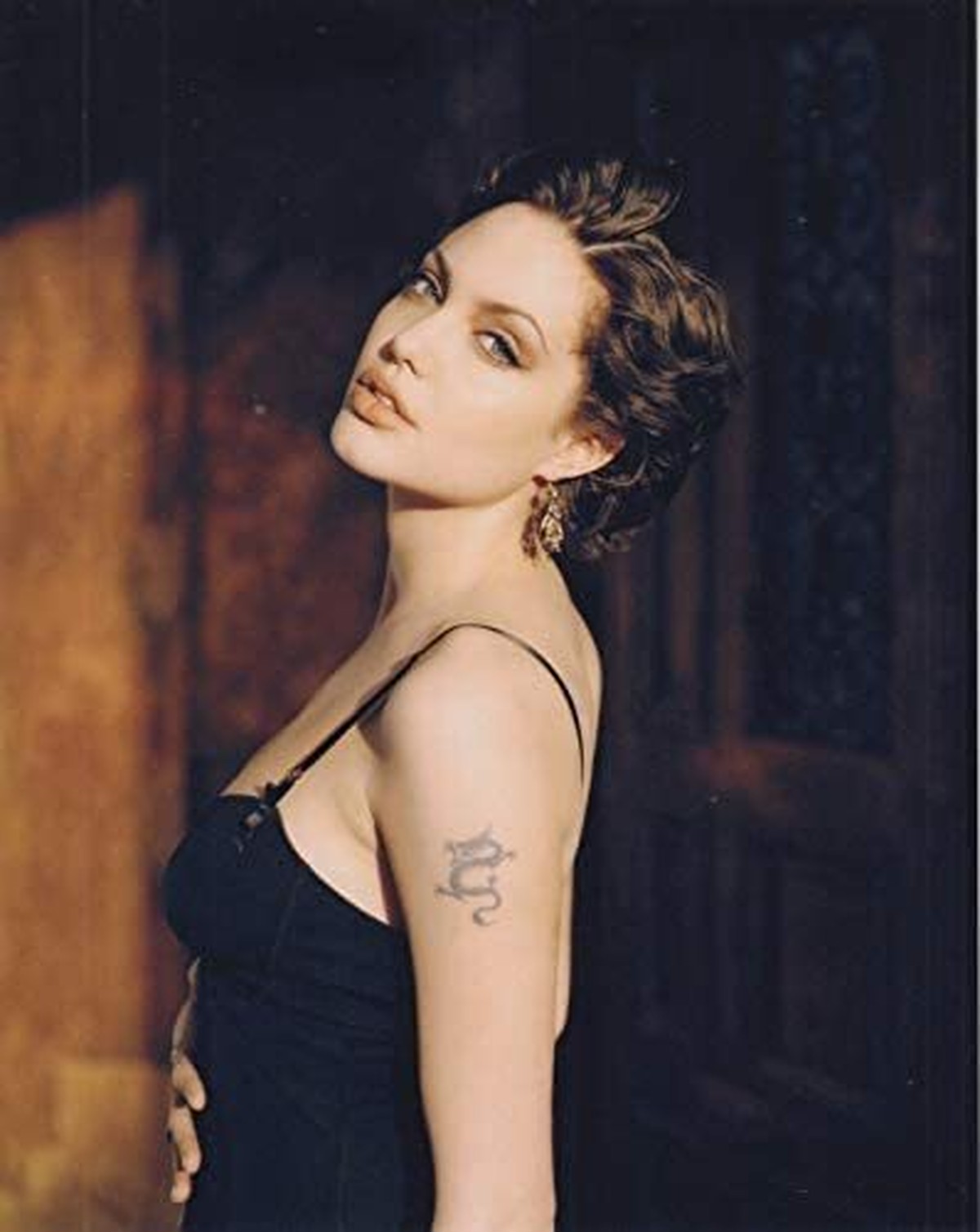 直輸入 大きな写真 アンジェリーナ ジョリー Angelina Jolie Photo 8x10 5363 Movieimages 大分市府内町2 3 天神ビル101 080 42 9150