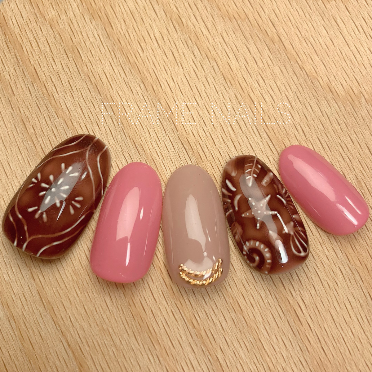 陶器レリーフ Frame Nails