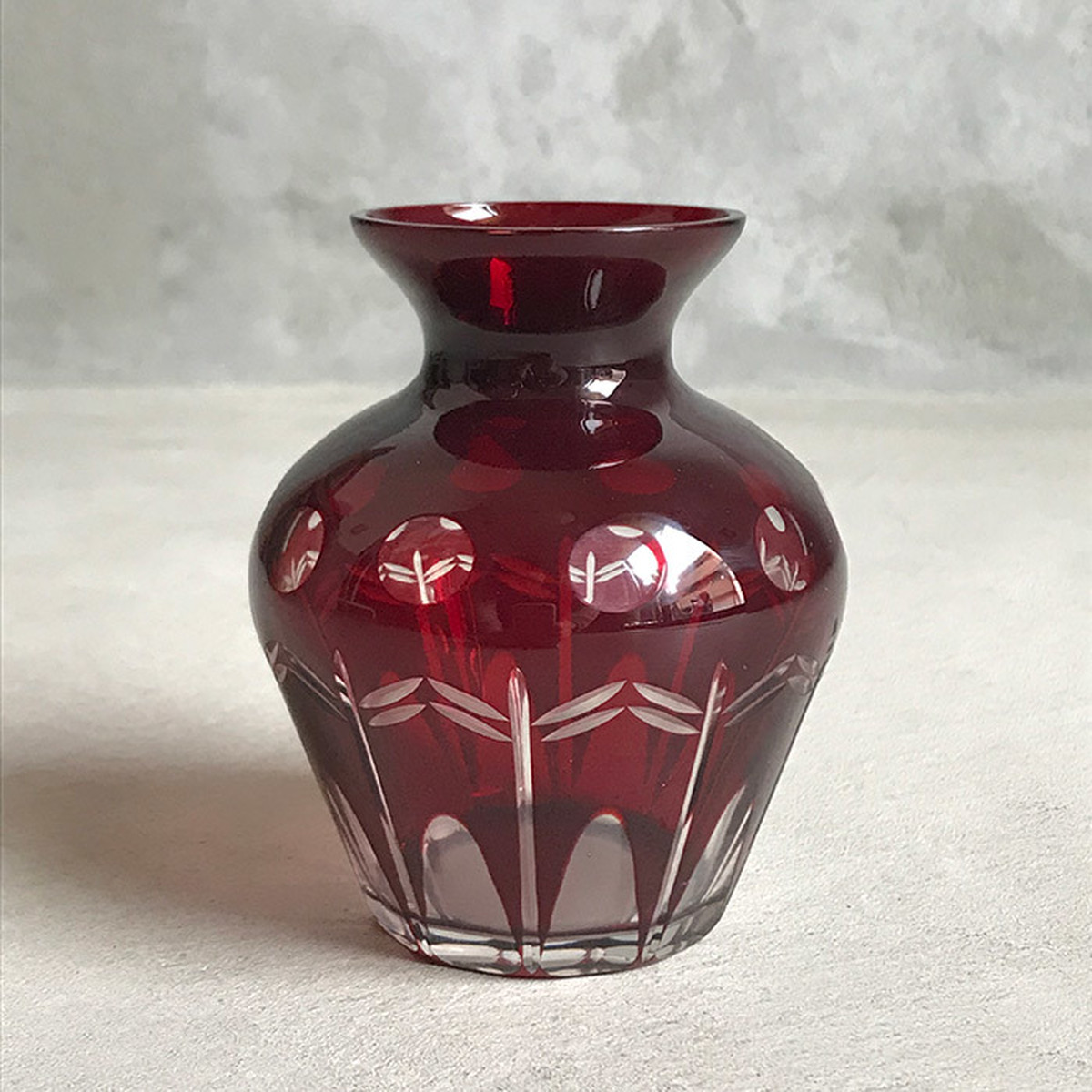 切子花瓶 / Red faceted vase 東京キッチュ ofuru