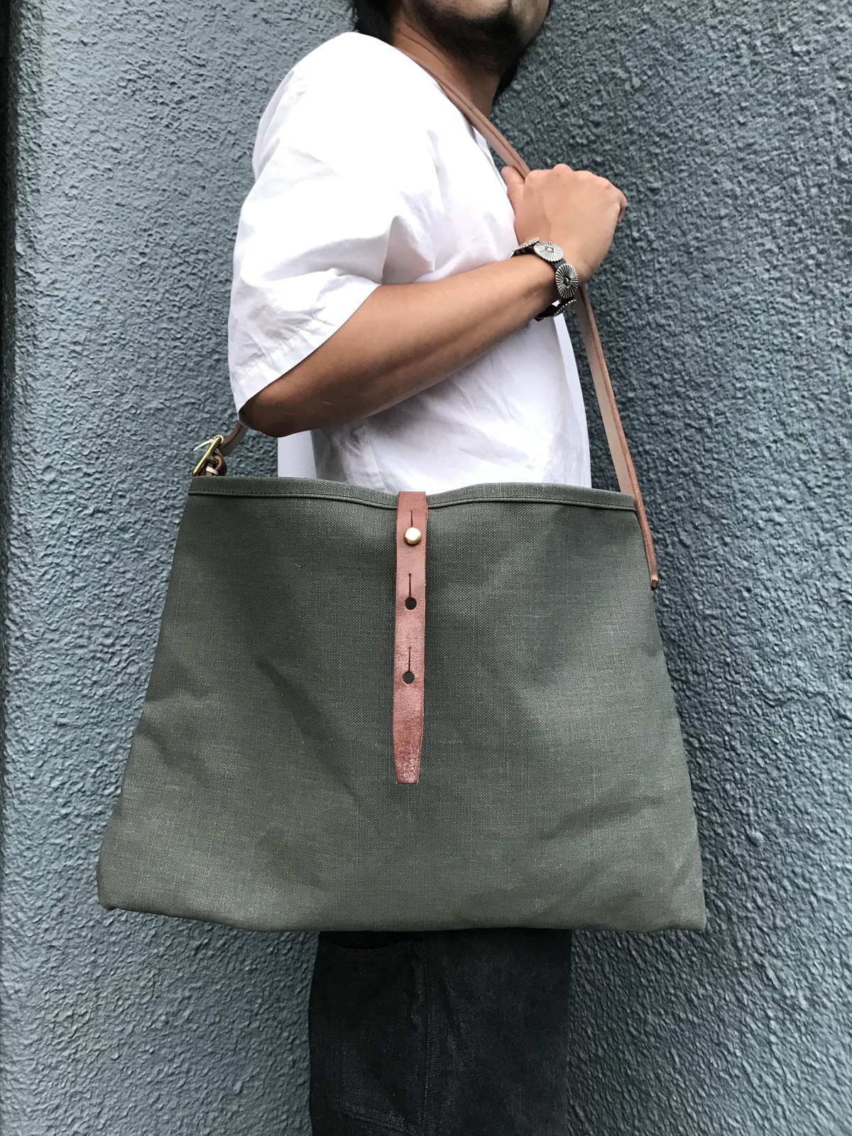 Charlie Borrow Scottish Military Flax Game Bag Arch Tokyo