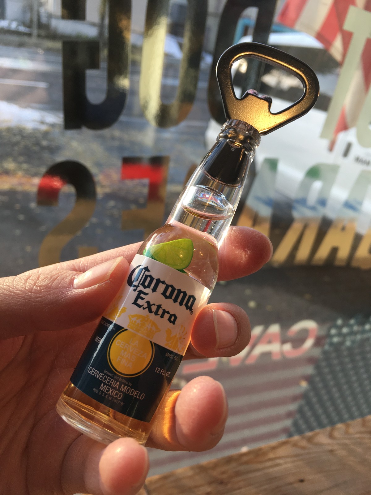 Corona コロナビール瓶型ボトルオープナー 栓抜き マンケーブストア Man Cave Store ガレージ アメリカン雑貨 ホットドッグ 美容室