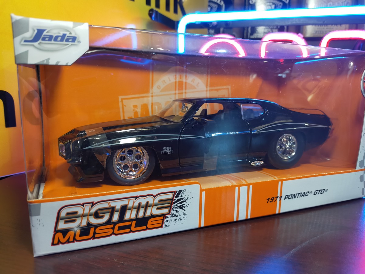 アメ車ミニカー 71 ポンティアック Gto Bk 1 24サイズ 新品 箱のまま マンケーブストア Man Cave Store ガレージ アメリカン雑貨 ホットドッグ 美容室