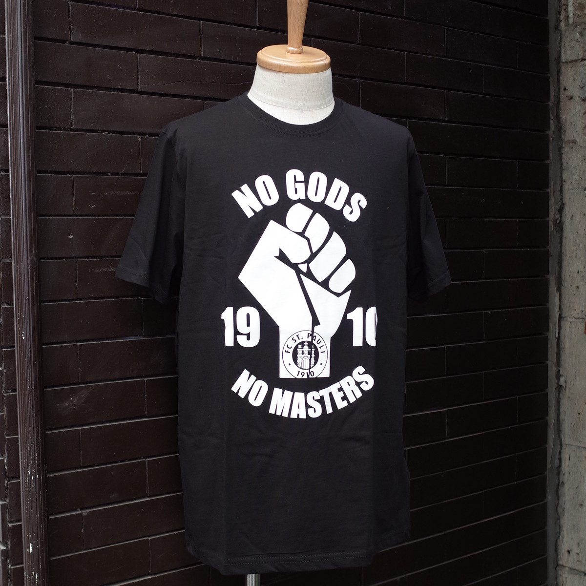 Fc St Pauli Official T Shirt No Gods No Masters Print Black Fcザンクトパウリ オフィシャル Tシャツ ノー ゴッズ ノー マスターズ プリント ブラック Small Change ヴィンテージ 古着 Smallchange スモールチェンジ