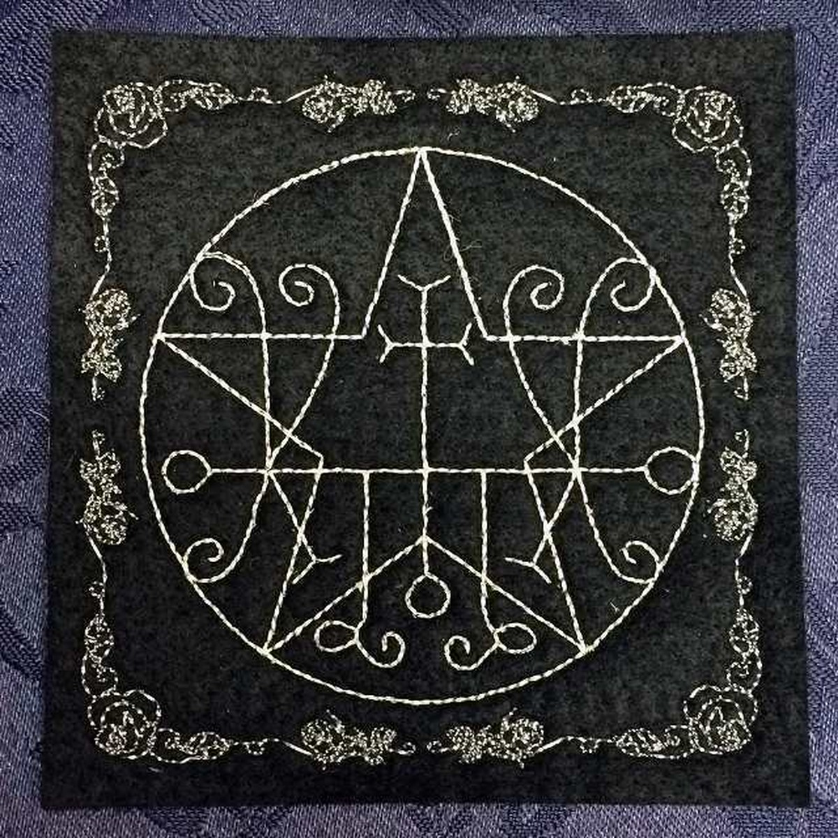 フリル服と刺しゅうのお店 リフルシャッフル