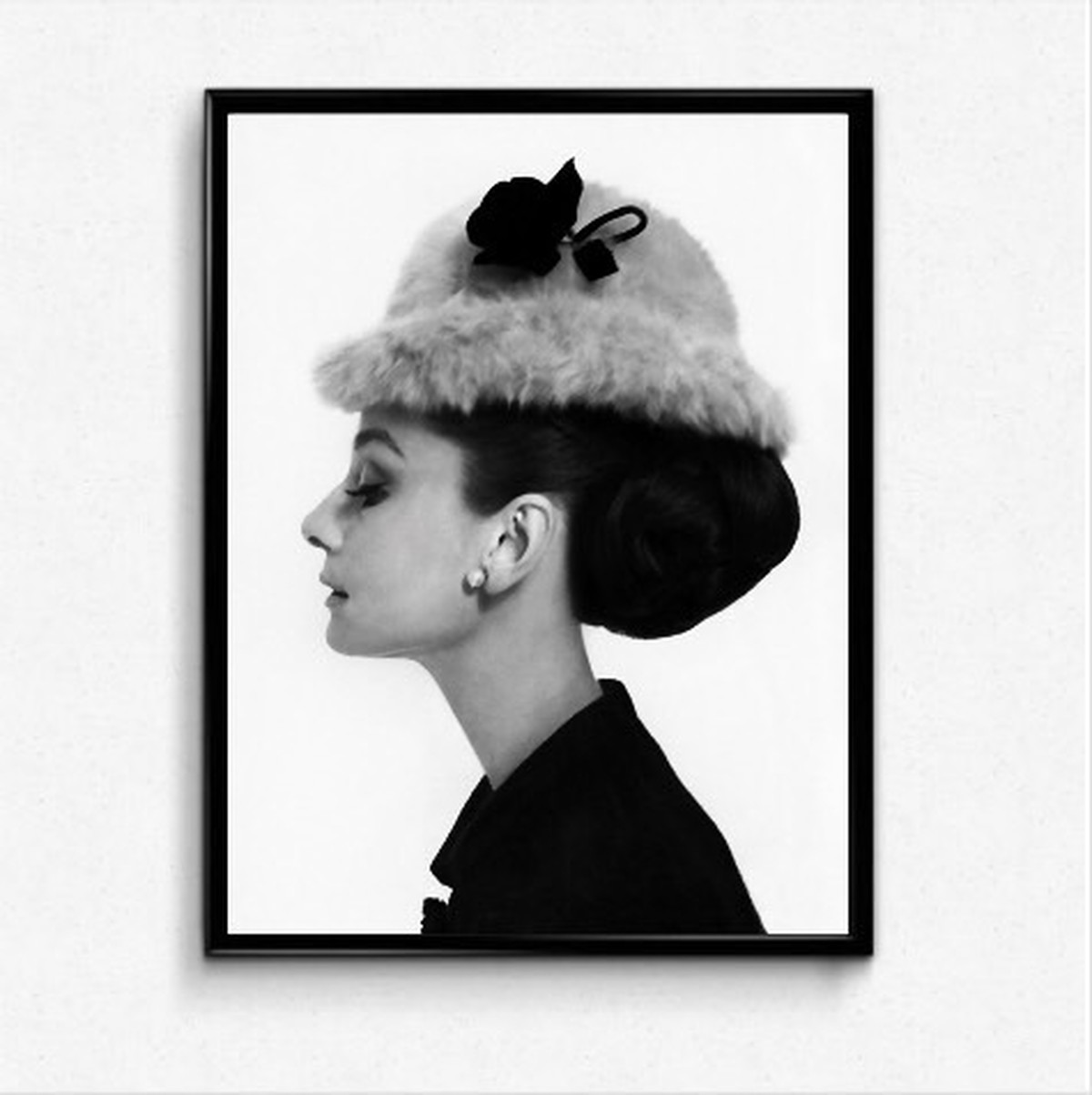 クリアランスバーゲン 期間限定開催 ピクチャーアート マンハッタン Audreyhepburn オードリー ヘップバーン ティファニーで朝食を 105cm 42cm Bvl108 ランキング受賞
