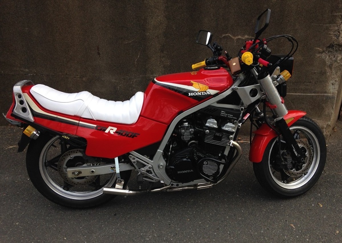 新品 Cbr400f用 タックロールシート レザー白 全年対応 白皮 Daji 2 新品 Cbr400f用 タックロールシート レザー白 全年対応 白皮 Daji 2