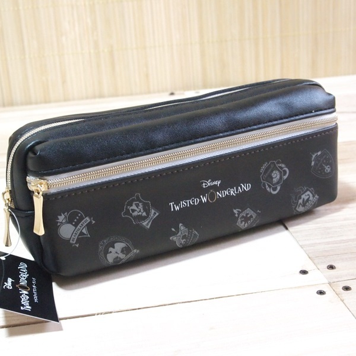 3か所に収納 ディズニー ツイステッド ワンダーランド 3ルームペンケース モノクロ 筆箱 Disney 雑貨のぱんぷきん