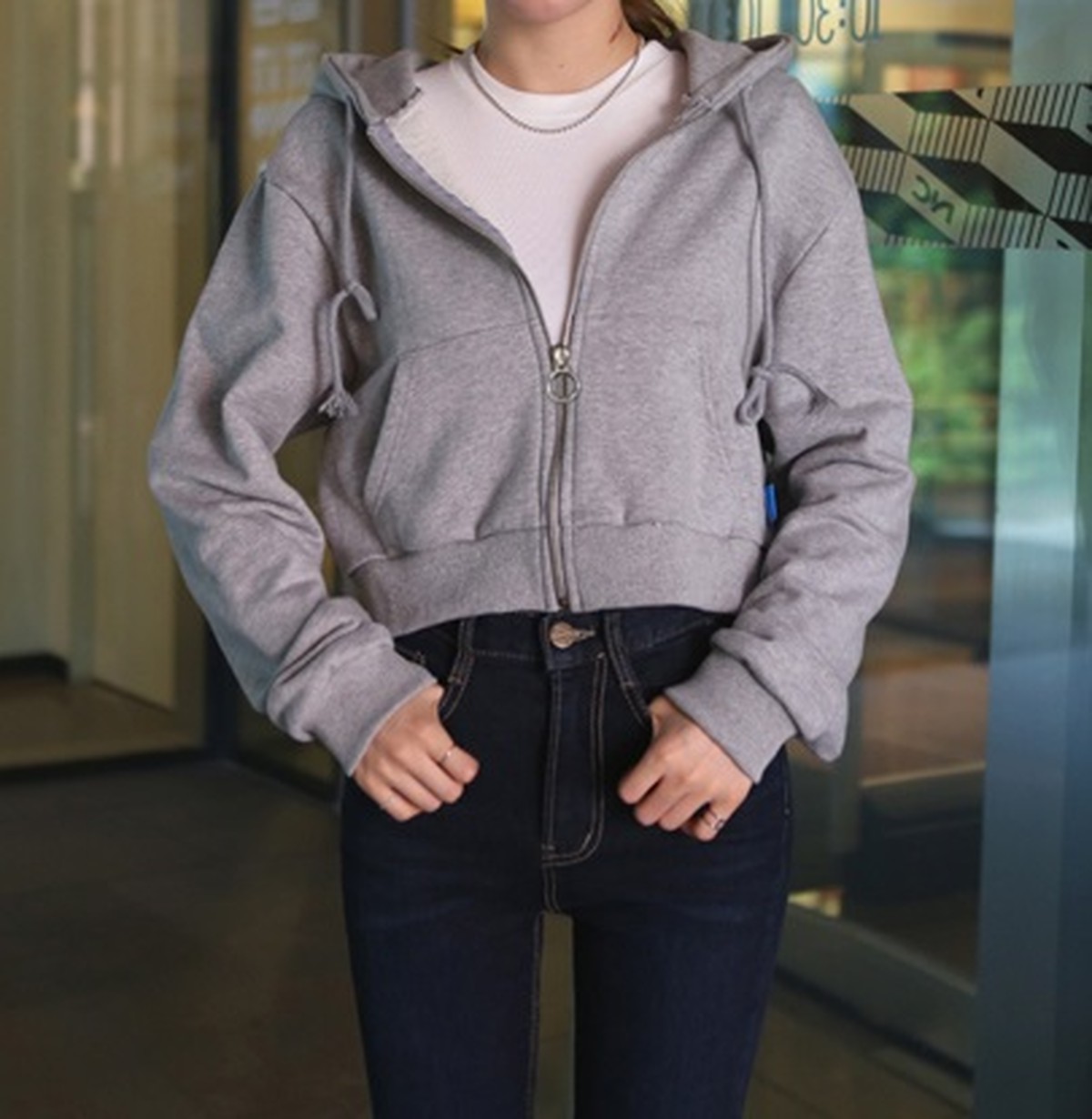 ジップ パーカー ショート 韓国 ファッション レディース 秋服 スウェット パーカー ショート丈 グレー ブラック レッド ホワイト オーバーサイズ 韓国 トップス パーカー Vestito