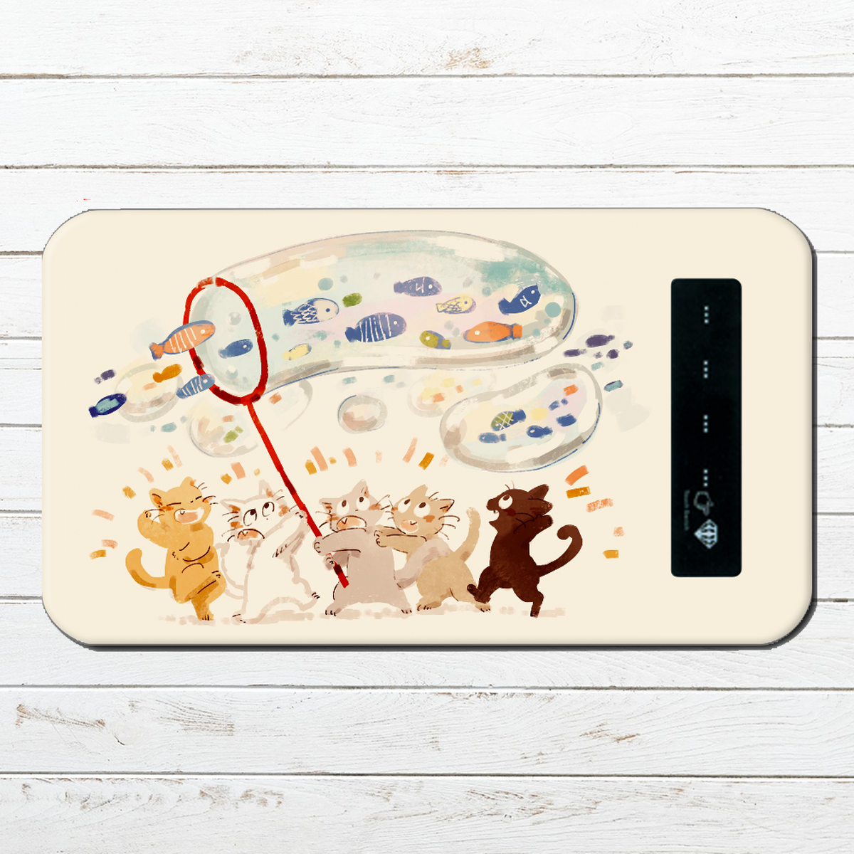 モバイルバッテリー タイトル お魚ーーー 作 もなか イラスト 動物 猫 ねこ かわいい 充電器 人気 イラストレーター クリエイター 絵師 Iphoneケース Tシャツ メンズ スマホケース レディース Etc 雑貨屋アリうさ