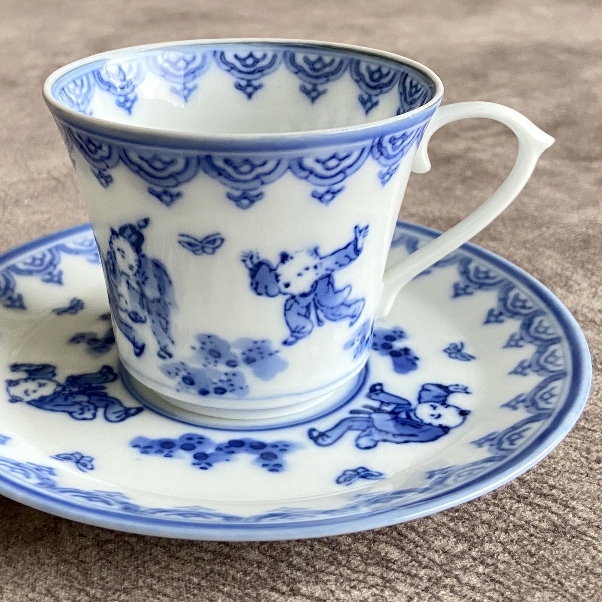 三川内 平戸焼 中里陽山 唐子図 カップ ソーサー Ryo Antiquecups