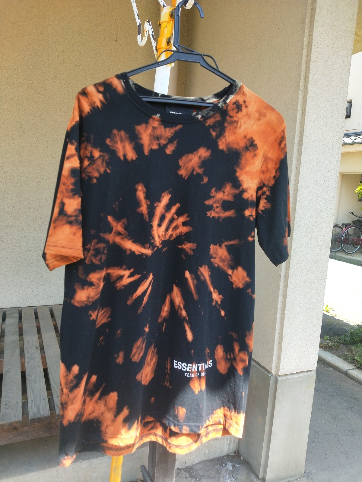 Essentials ブリーチ加工tシャツ Meltdown