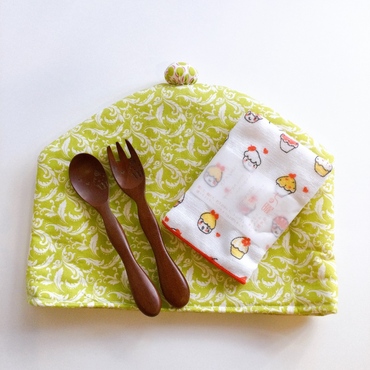 カップケーキのお揃いのセット 木のスプーン フォーク 今治ガーゼハンカチ Mamehana まめはな