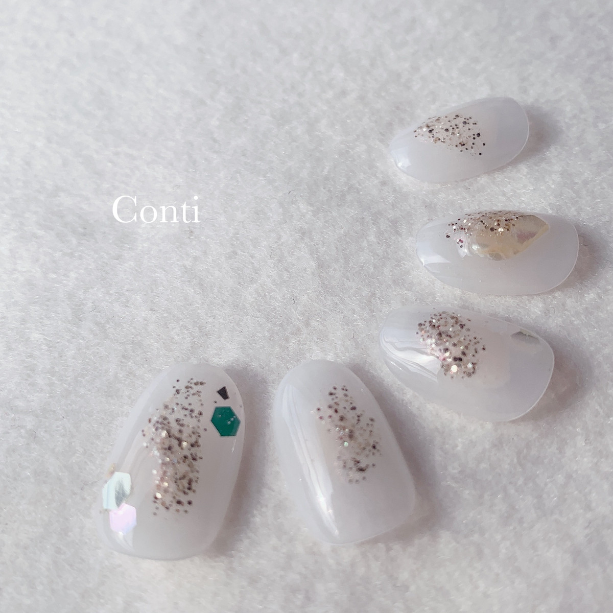 透明感あふれるホワイトネイルチップ ニュアンスネイル ﾟconti ﾟ ネイルチップ販売