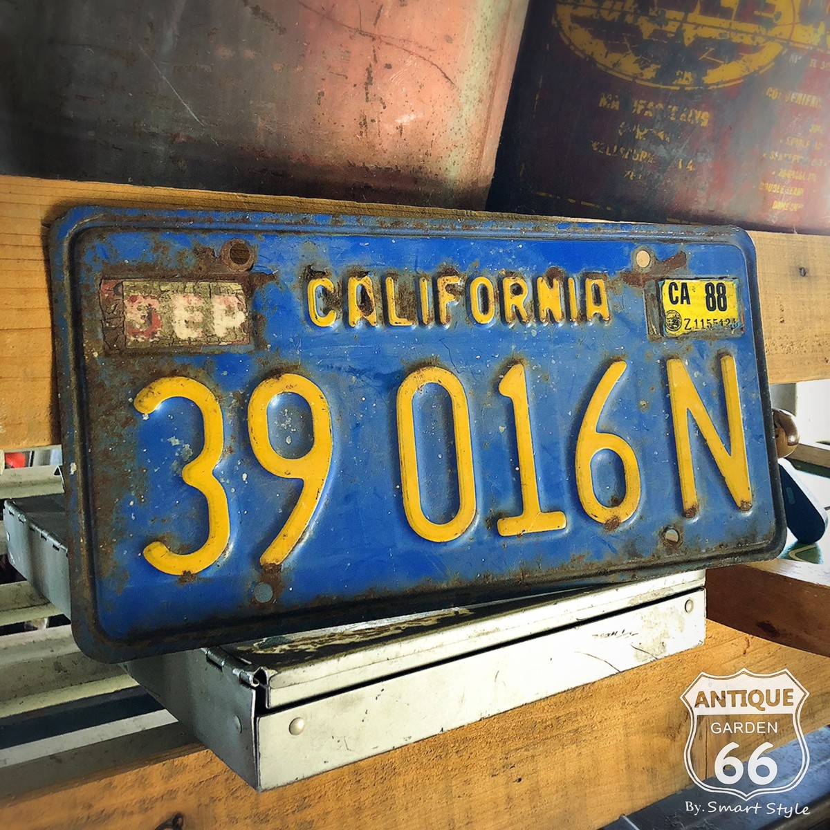 S オールド ライセンスプレート ナンバープレート カリフォルニア ブルー イエロー メール便送料込 H 102 006 Antique Style アンスタ アメリカ買付けのヴィンテージ アンティークのおみせ