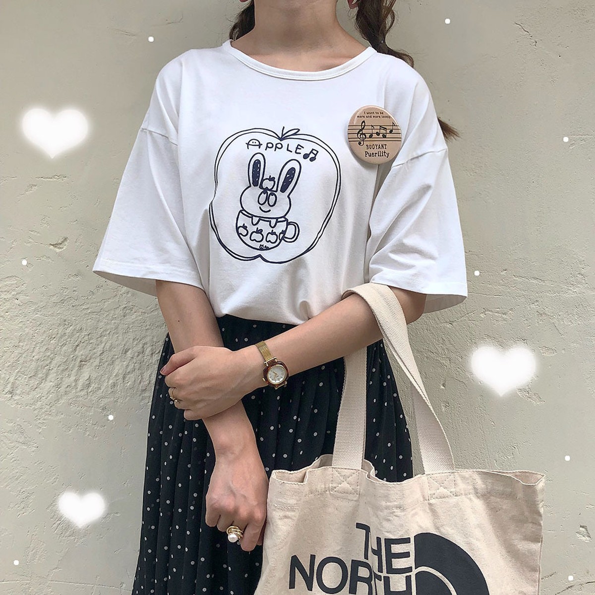 手書きうさちゃん イラスト Tシャツ 2色 ゆるtシャツ 半袖 5分袖 ドロップショルダー ゆったり うさぎ りんご シンプル レトロ ガーリー More Lluze モア ルーゼ