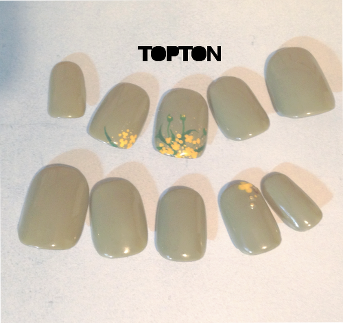 シンプルグリーン イエローフラワーネイル Topton Nail