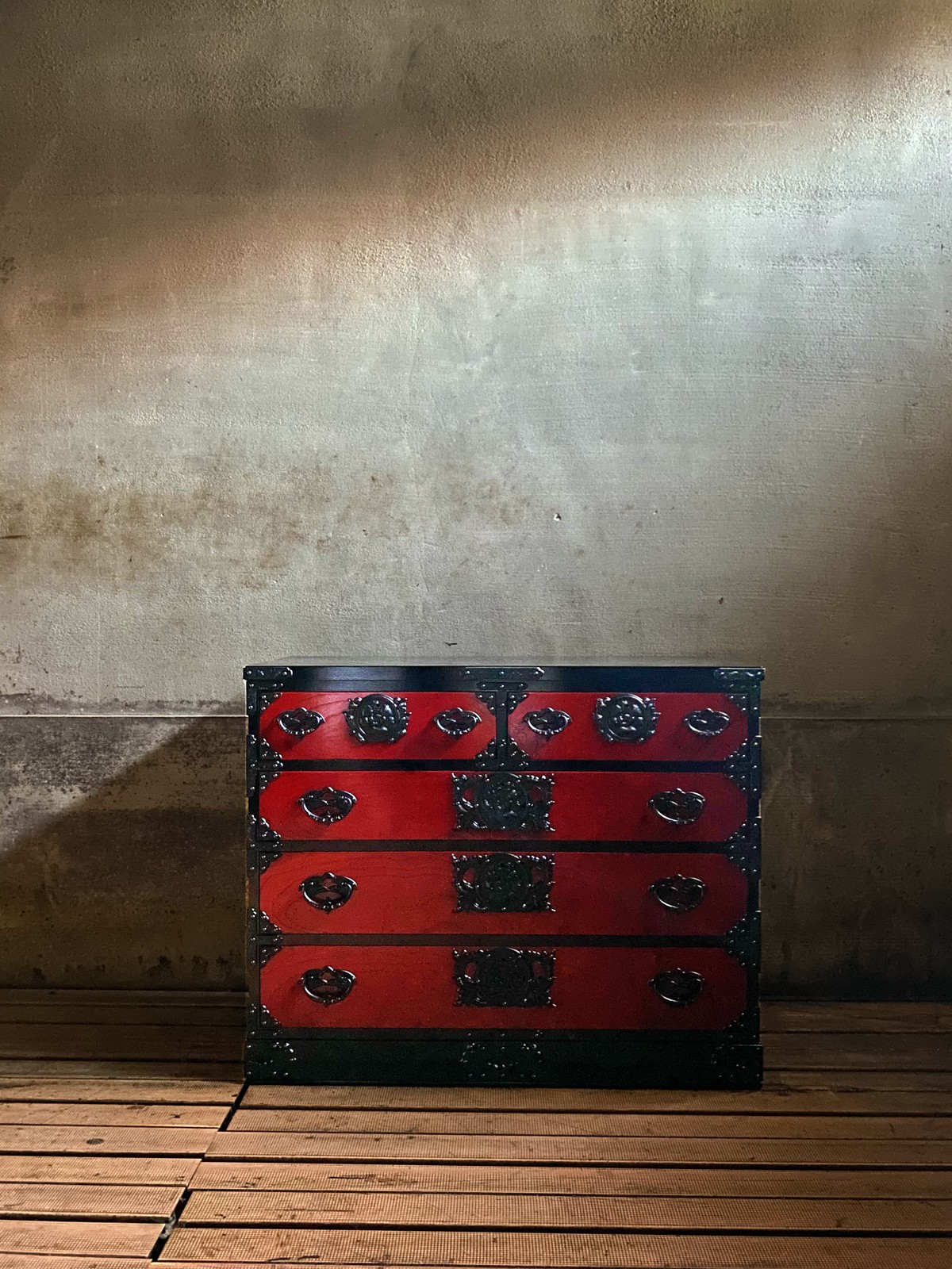 岩谷堂チェスト１０５ 赤黒 桜木家具店