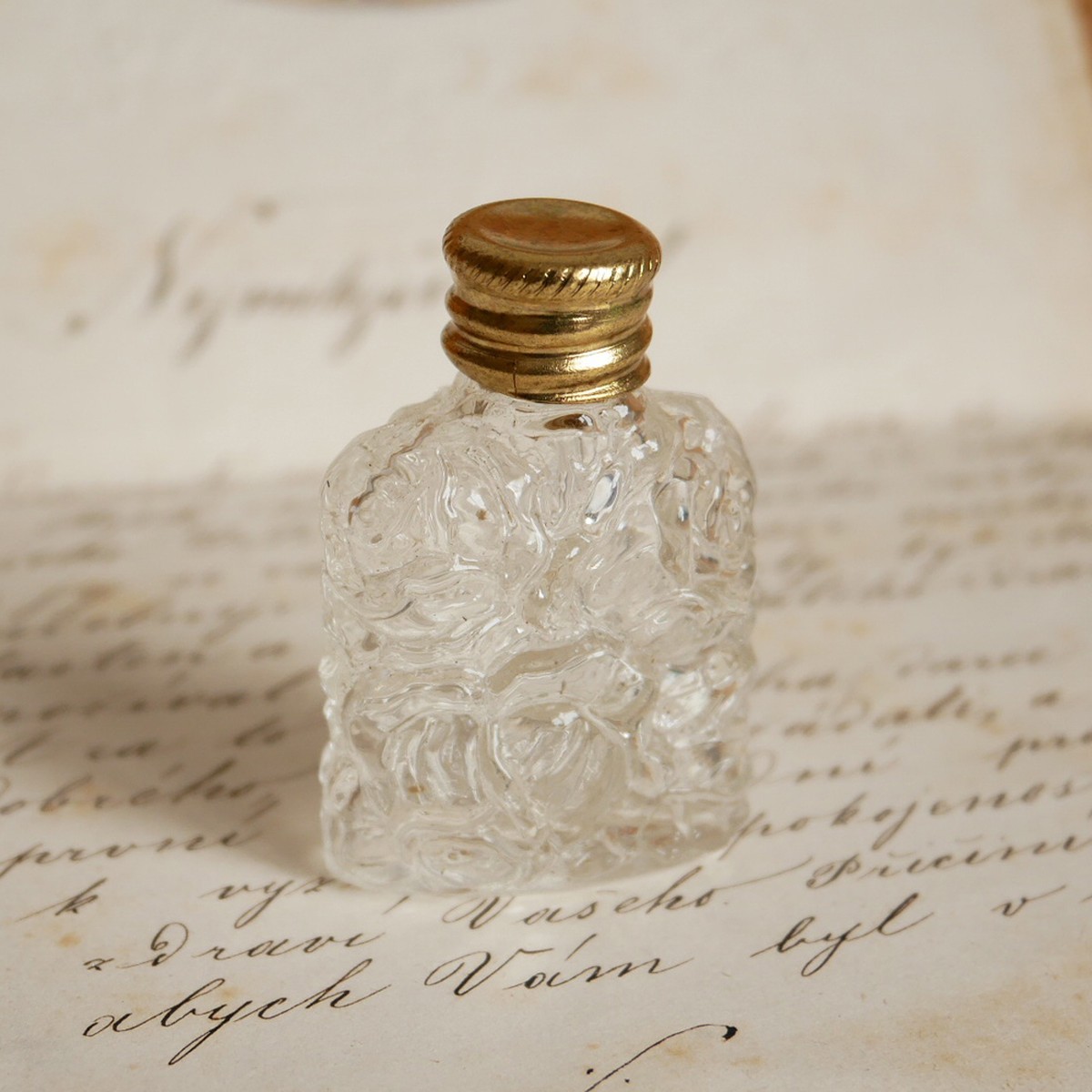 チェコガラスの小さな小瓶1 ローズ クリア Rukopis Praha ルコピス プラハ チェコ発のセレクトショップ