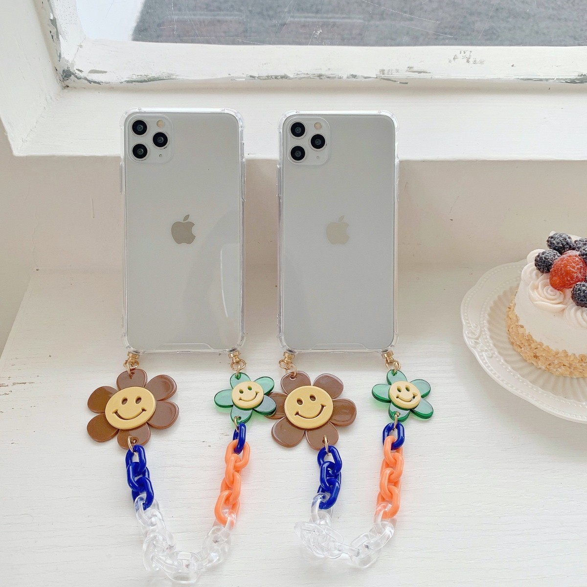 Iphone ケース 韓国 スマイルチェーンストラップクリアケース Tpu ストラップ 個性的 シンプル 大人 可愛い おしゃれ Iphone7 Iphone8 Iphonese2 Iphonex Iphonexs Iphonexr Iphone11 Iphone11pro スマホケース 携帯 ケース セレクトショップオンリーユー