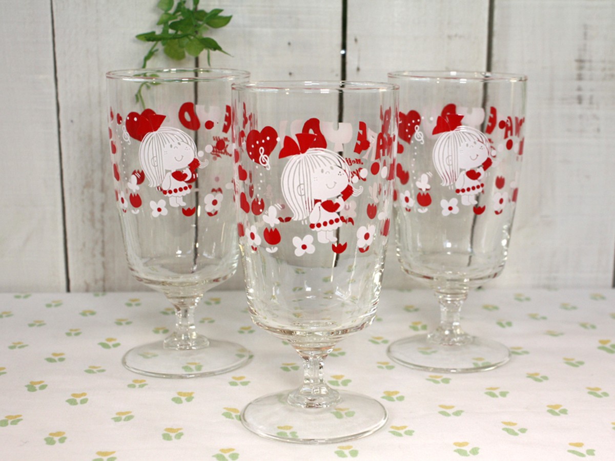 再入荷 レア 水森亜土さんイラスト 脚付きグラス リボンの女の子 デッドストック箱付 昭和レトロ Honeycoco ハニココ