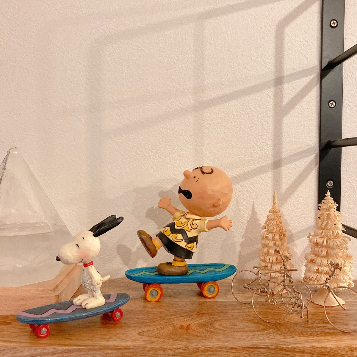 Jim Shore Peanuts スヌーピー Snoopy チャーリーブラウン スケートボード Skateboardingbuddies 置き物 フィギュア ピーナッツ インテリア アメリカ 器と雑貨 Moi