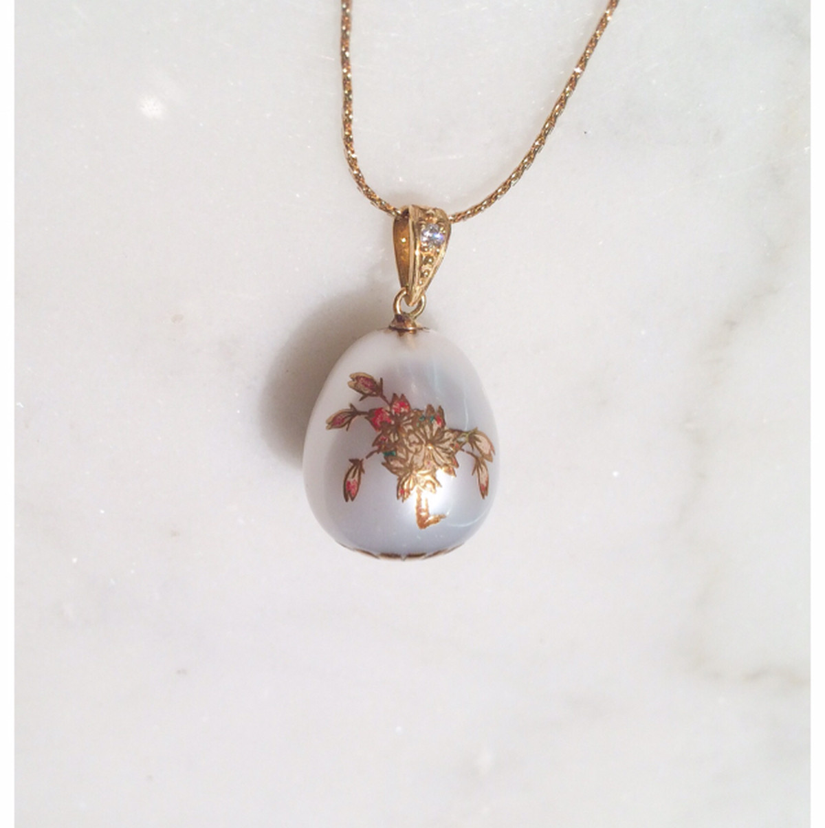 涙型の南洋真珠に色蒔絵の桜のペンダント（チェーン別） | Akio Mori