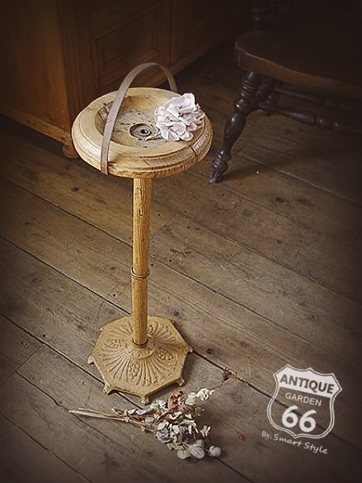 アメリカンビンテージ 木製アッシュトレイスタンド スタンド灰皿置き C 076 Antique Style アンスタ アメリカ買付けのヴィンテージ アンティークのおみせ