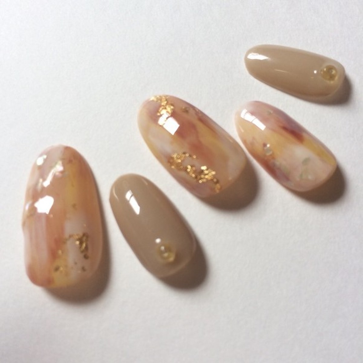 大人ニュアンス シェル乗せ ブラウン ベージュ ネイルチップ Neph Nail １級ネイリストによる３dネイルパーツ ネイルチップ販売