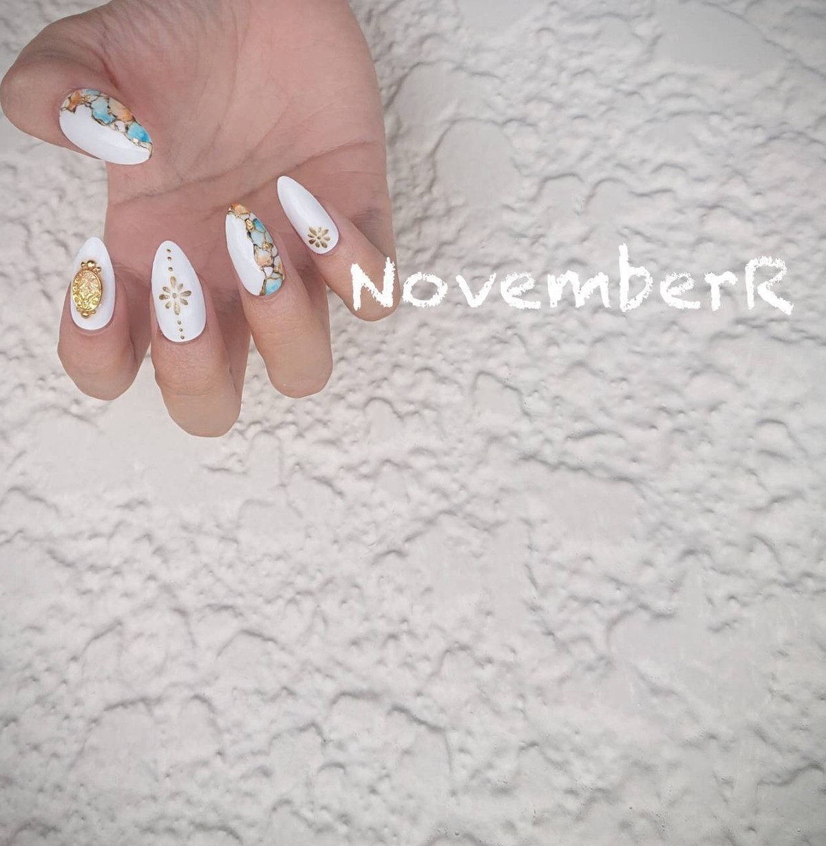 La225 大人エスニックネイルチップ Novemberr サーフ系 ネイティブ系ネイルチップ販売