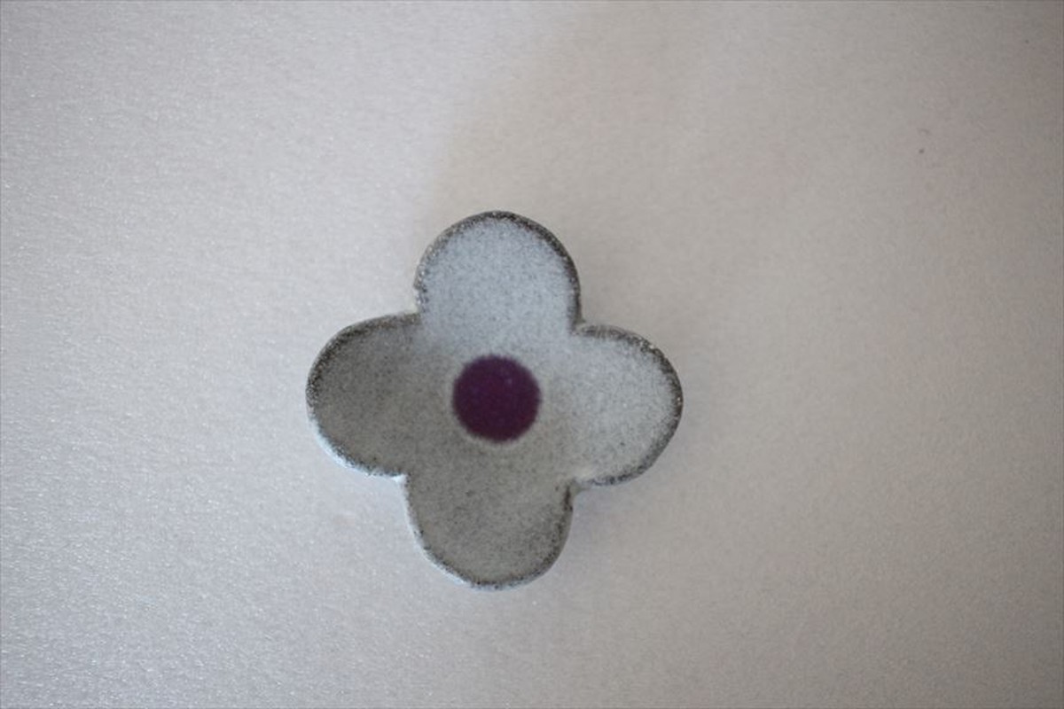 辻本路 箸置き 花 薄いグレー中紫 Utsuwa11