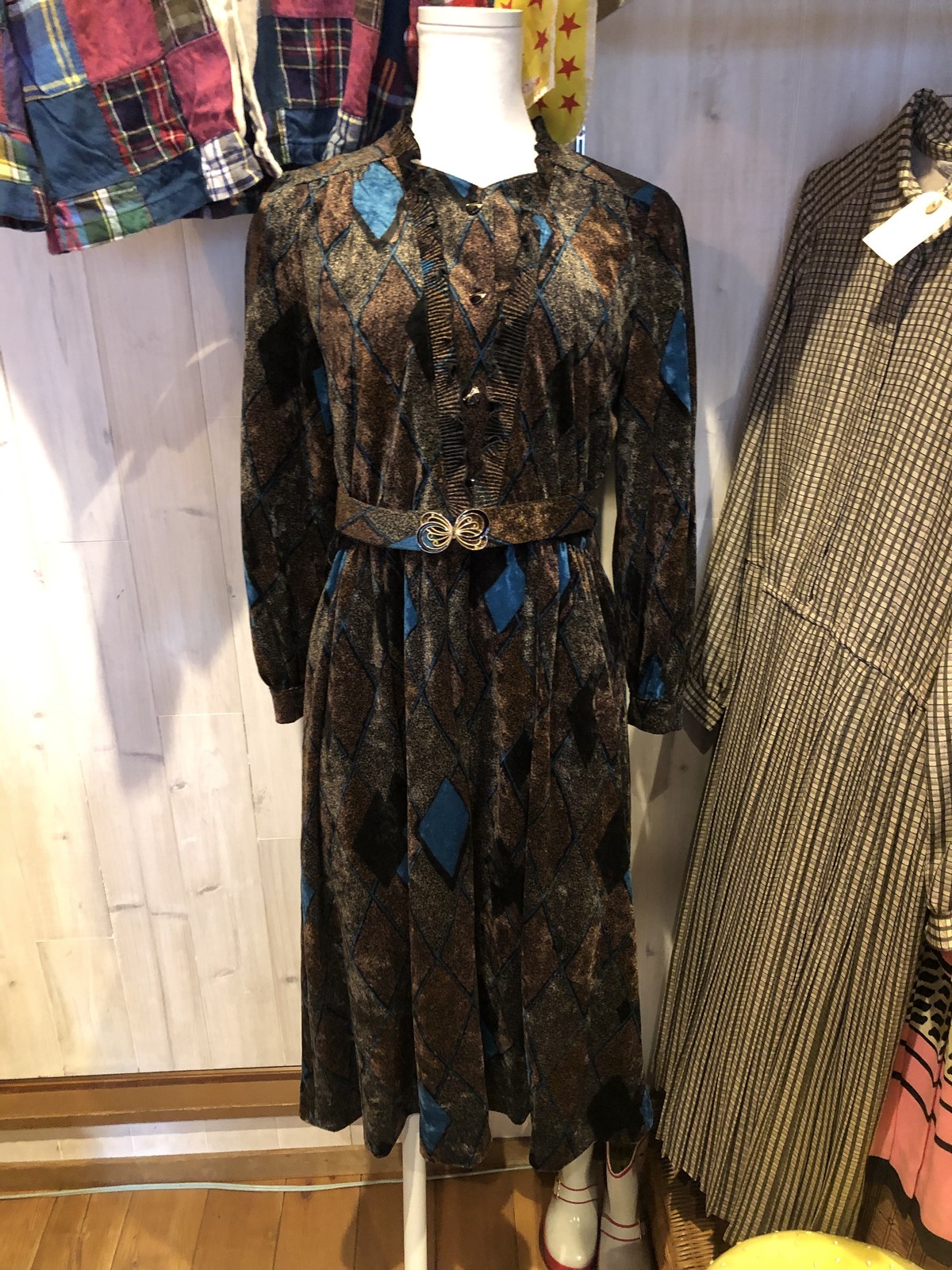 人気の 珍しい レトロ古着 ビンテージ Vintage ワンピース C051 累計販売2万枚突破