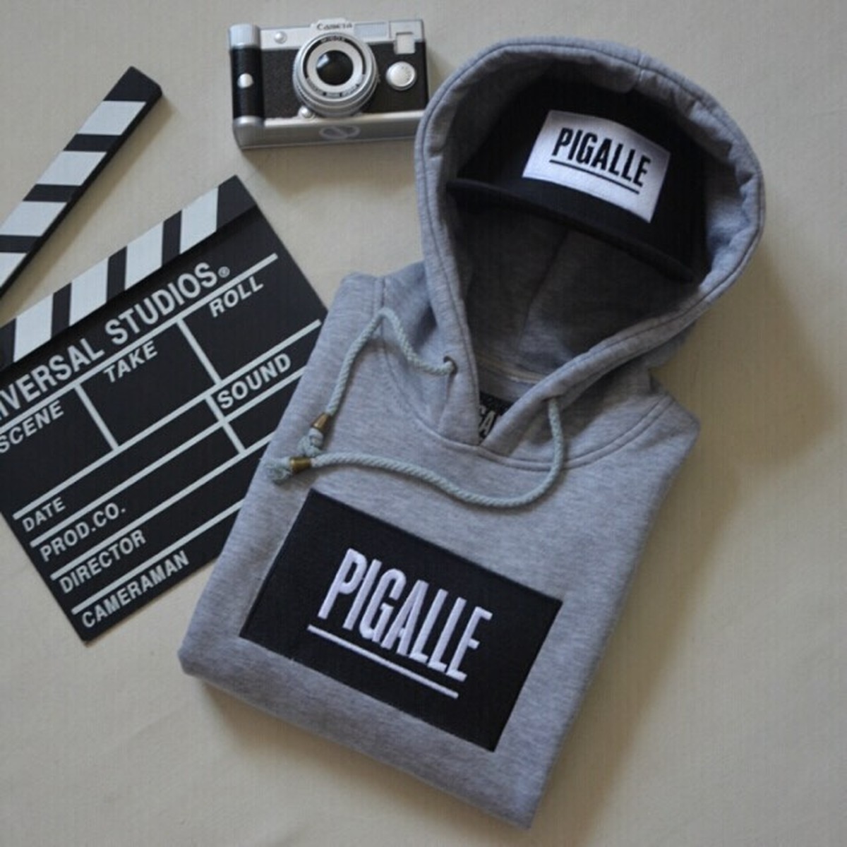 Pigalle パーカー グレー Tenohira