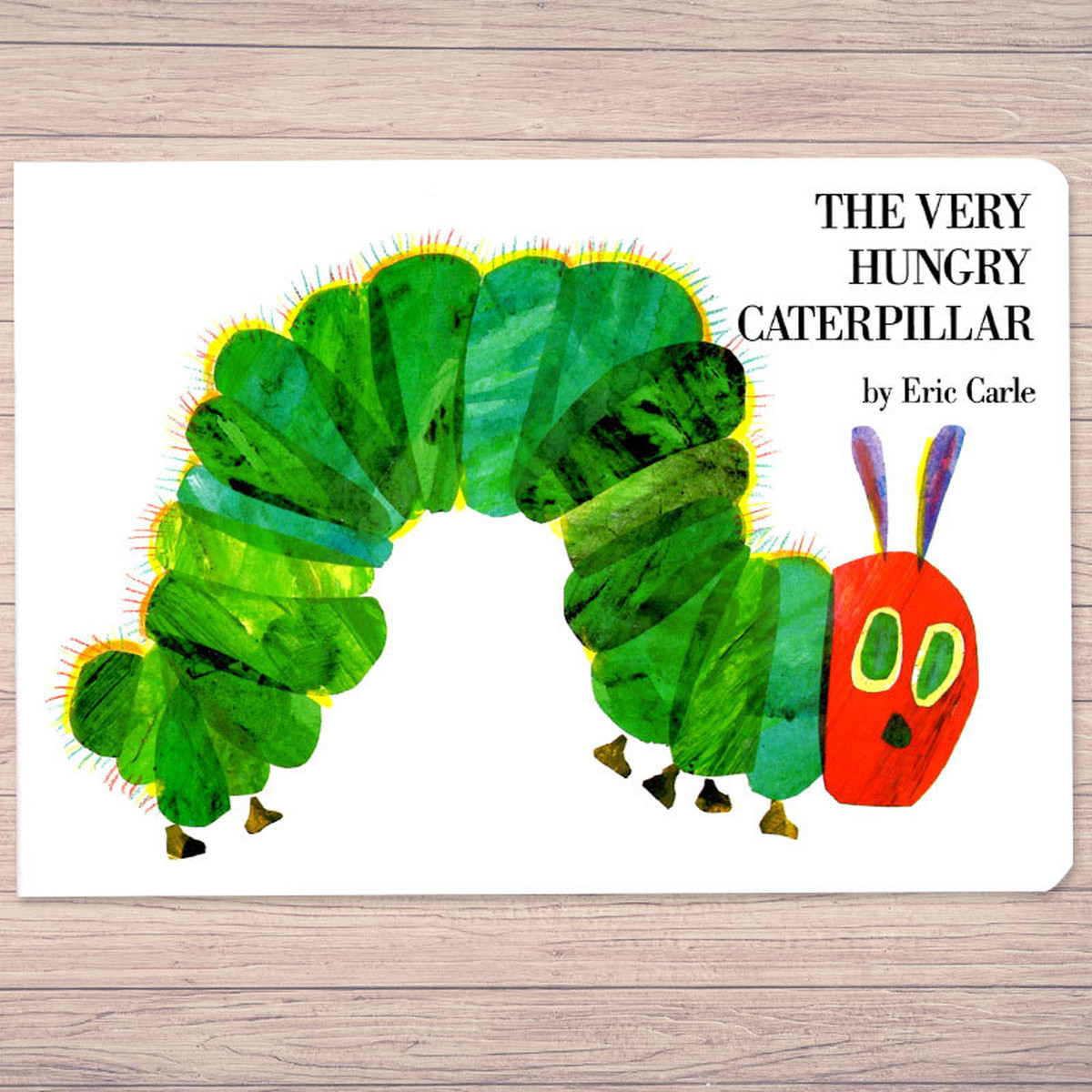 ☆しかけ絵本☆はらぺこあおむし 英語版 ボードブック The Very Hungry Caterpillar 英語絵本の「わんこ英語Books」