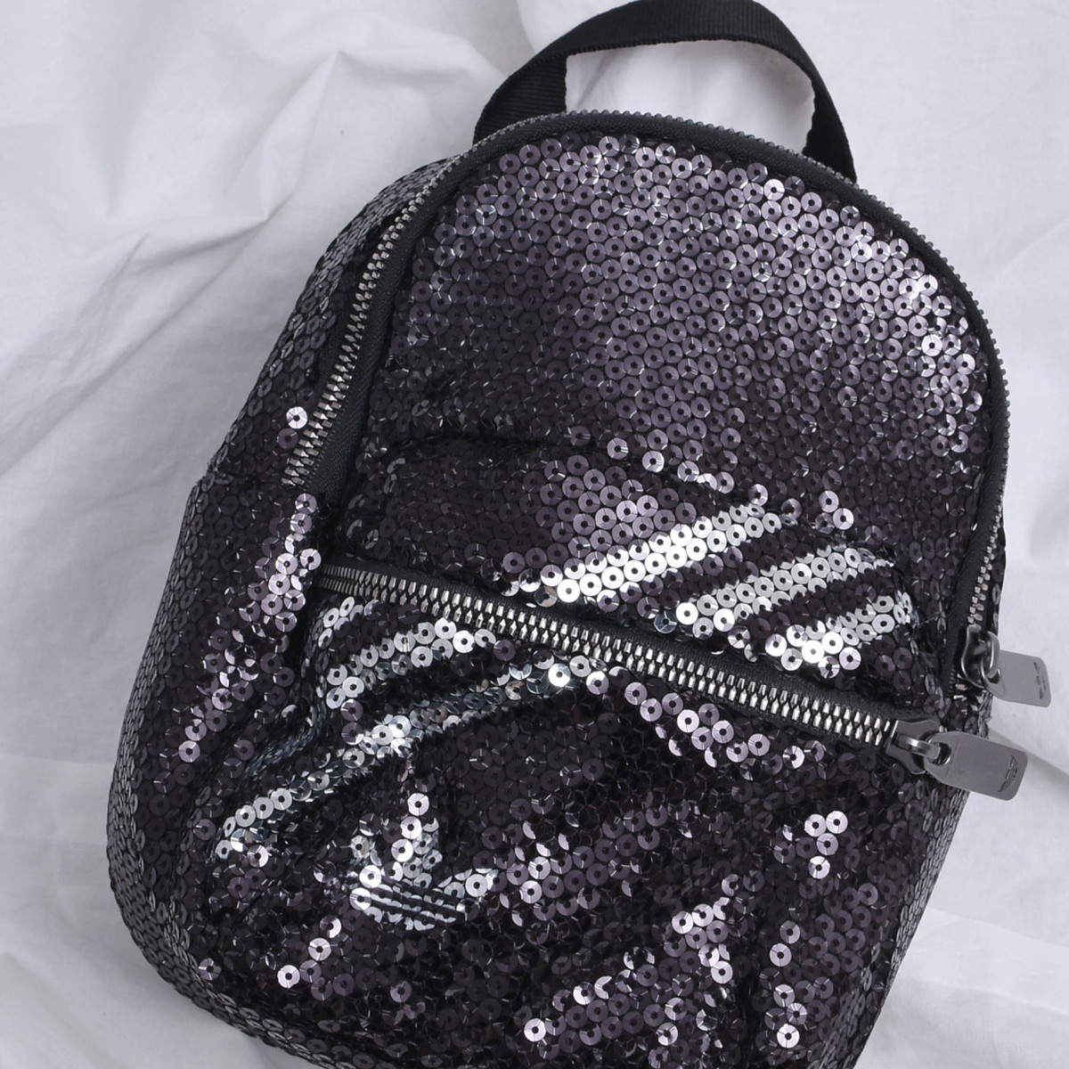7 28 再入荷 Adidas スパンコールバックパック Mini Volcan Aphrodite