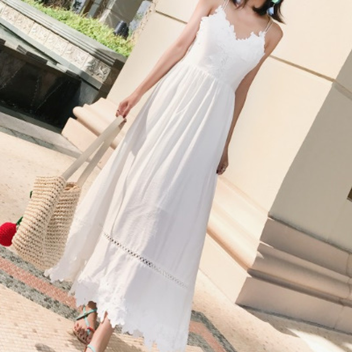 送料無料 ロング丈キャミワンピース バックシャン リゾート ビーチ 春コーデ 夏コーデ リゾートコーデ キャミワンピース かわいい お洒落 大人可愛い レース フェミニン 爽やか デートコーデ モテコーデ 代 30代 女の子らしい Eine Katze