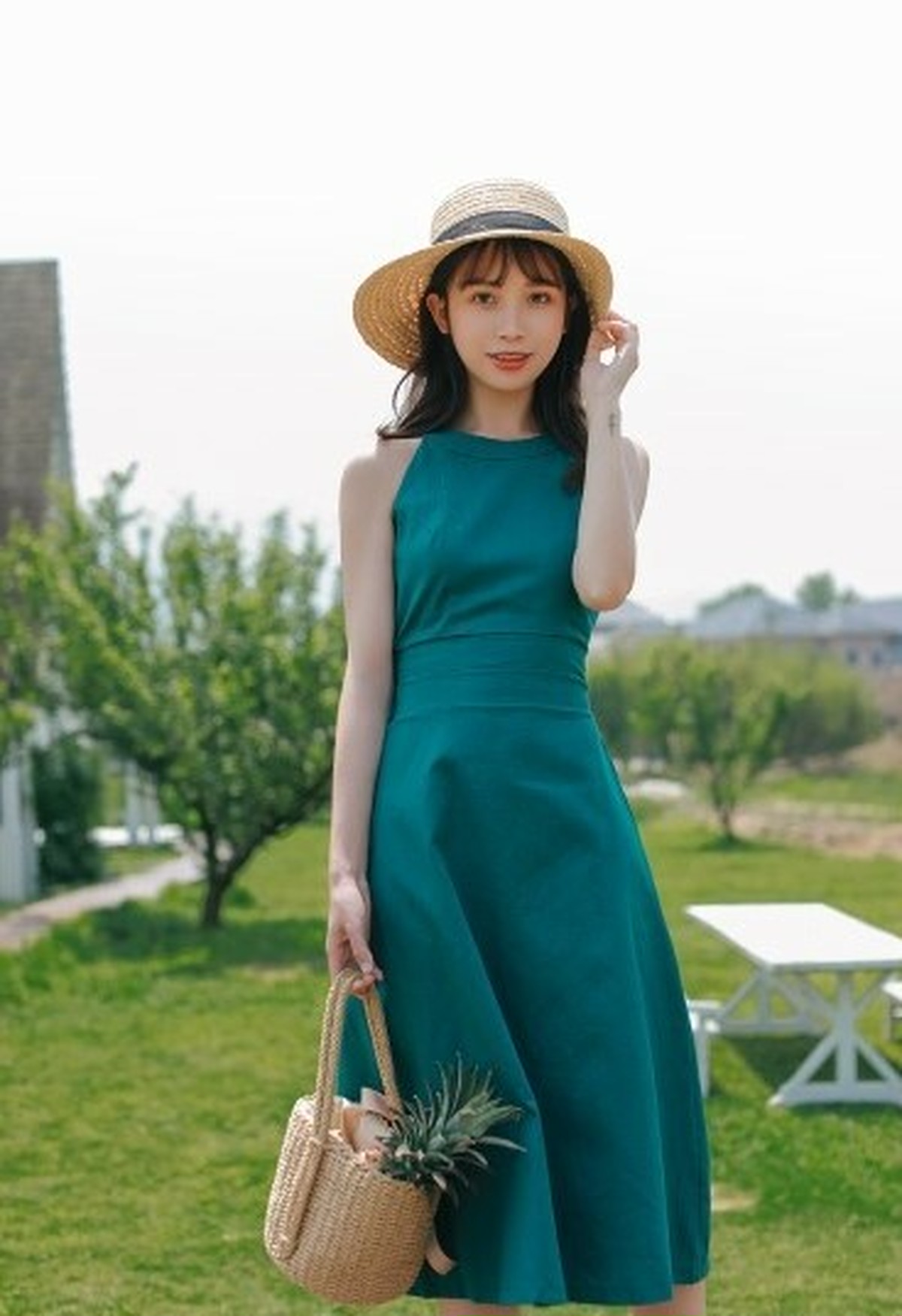 ワンピース ホルターネック リゾートワンピース ノースリーブ 無地 コットン バックコンシャス 大人かわいい グリーン ブラック ミモレ丈 夏 リゾートドレス A109 サニーサイド