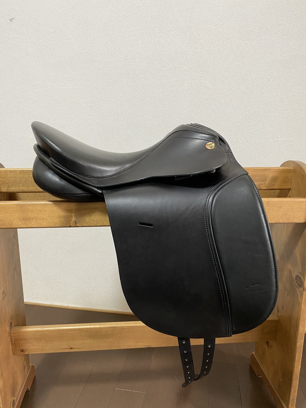 馬場鞍 格安 馬具 アウトレット 中古鞍 乗馬用品 カケハムポニークラブ