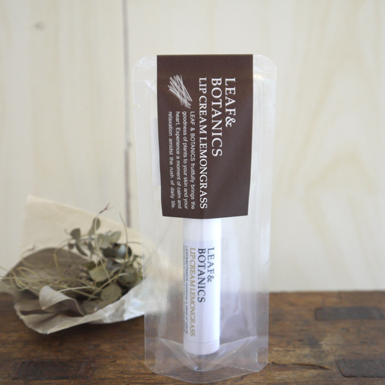 <松山油脂 LEAF&BOTANICS>リップクリーム レモングラス