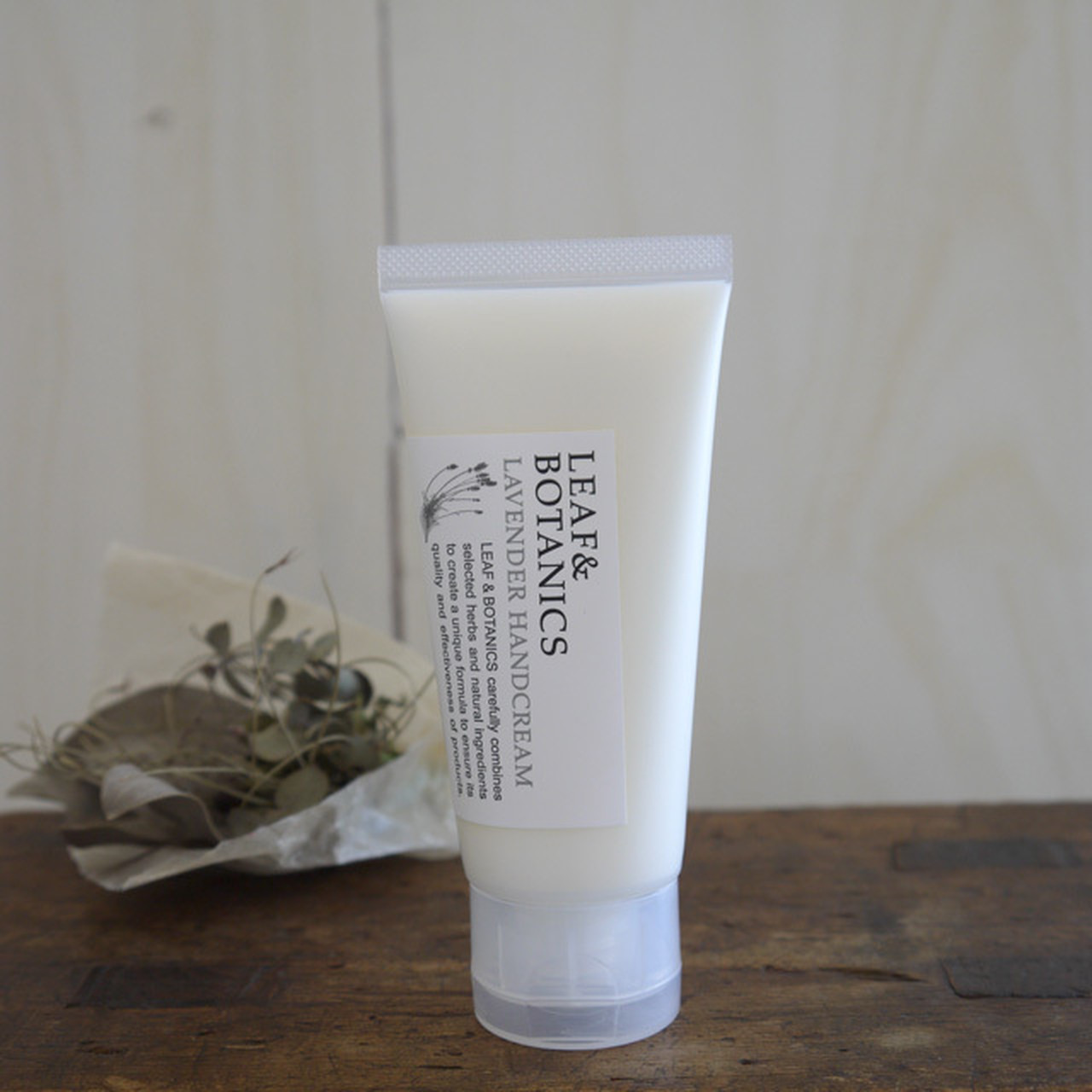 <松山油脂 LEAF&BOTANICS>ハンドクリームラベンダー