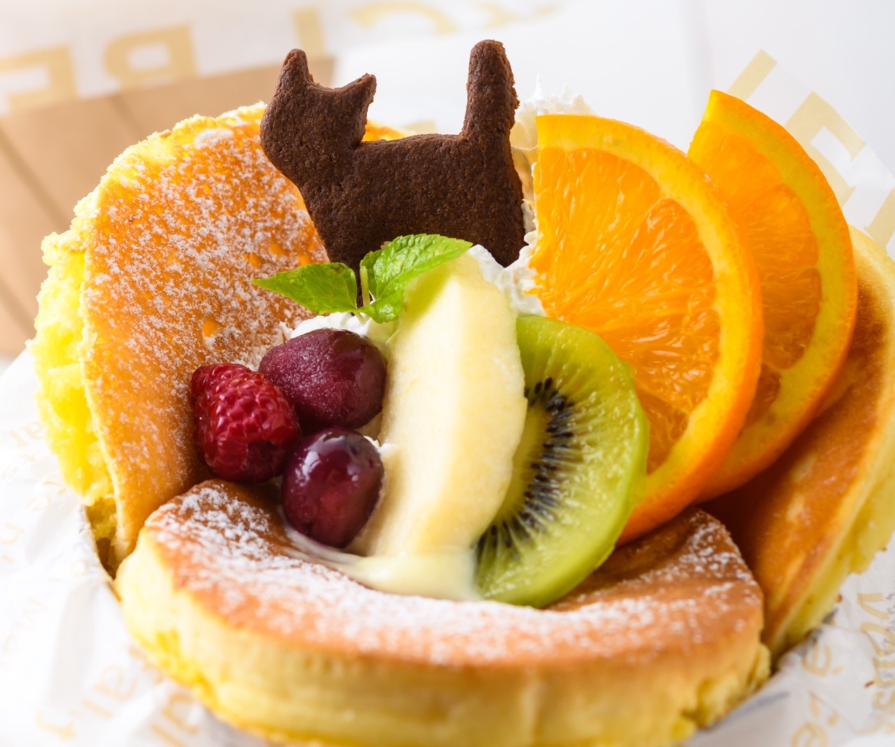フラワーパンケーキ「季節のフルーツ」