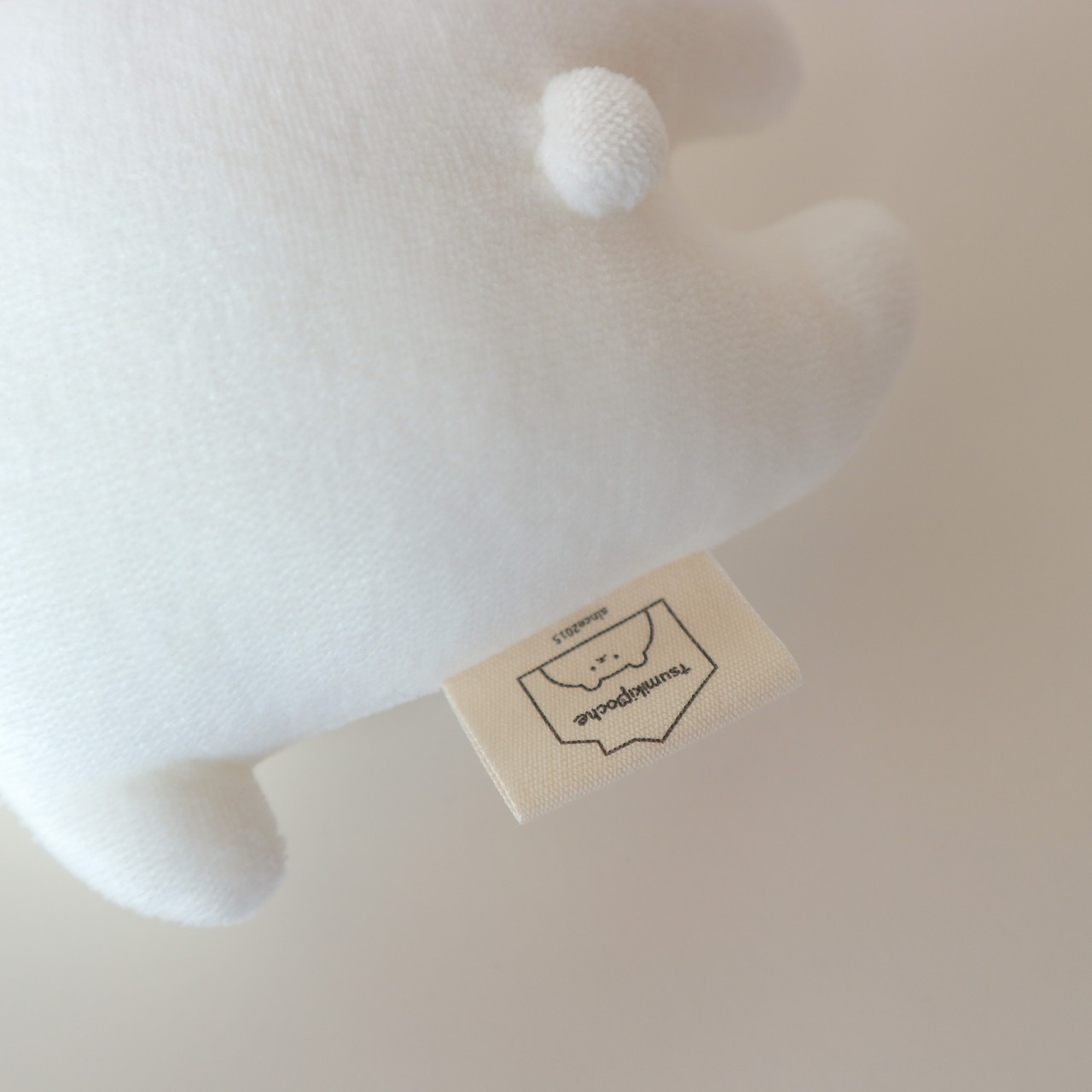 ゆきぐにうさぎさんのガラガラぬいぐるみ