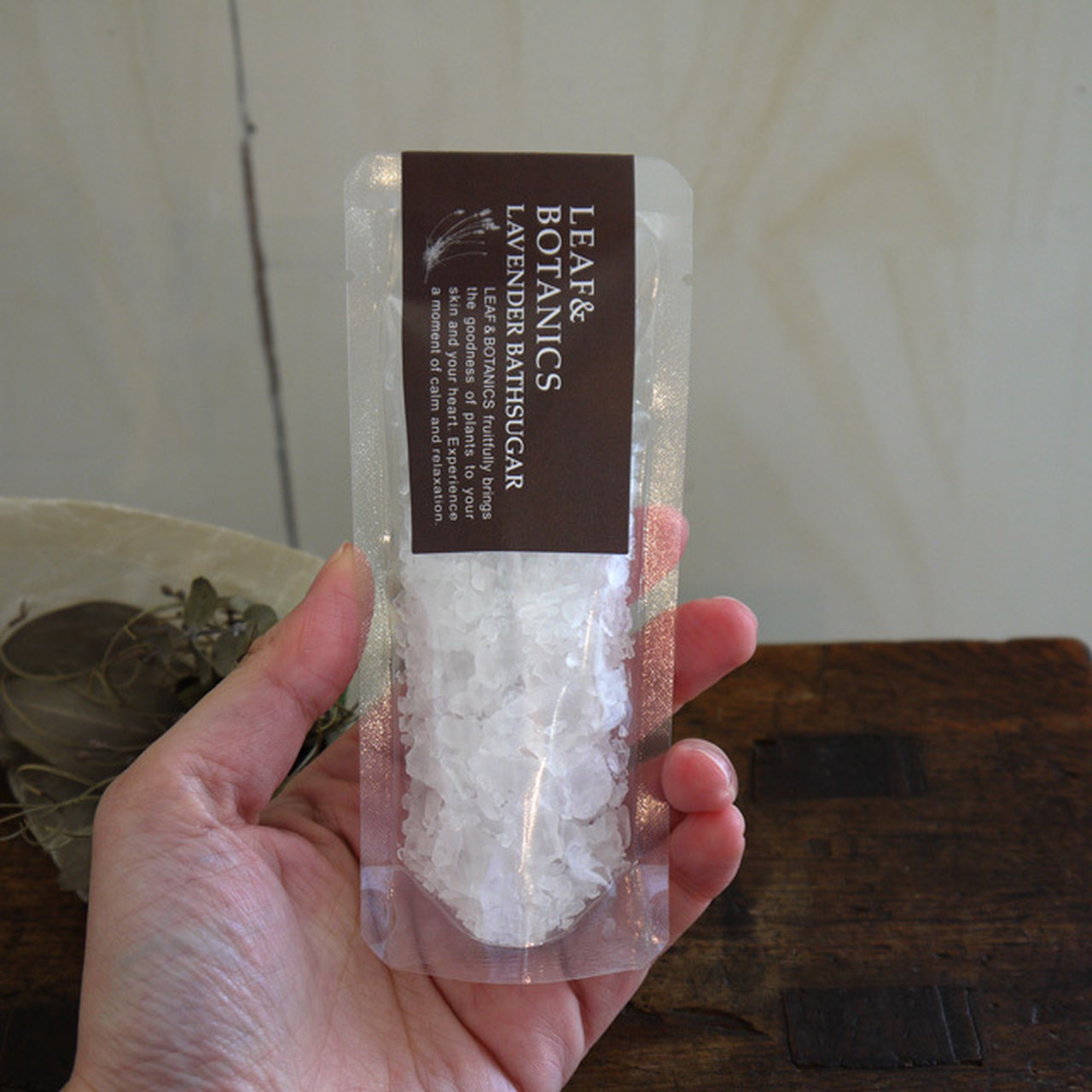 <松山油脂 LEAF&BOTANICS>バスシュガー ラベンダー