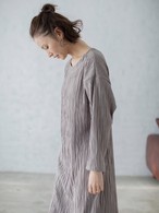 送料無料 期間限定price シワ加工スリットロングワンピース 長袖 Dais Y