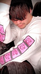 Tiktokerきゅーさん ぶりっこおじさんのオフィシャルパーカー Unite9 On Line Shop